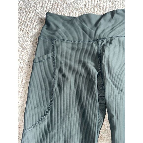 Womens  OLD NAVY Green High Rise Leggings Go Dry 7/8 Ankle Women's Size Small - Picture 3 of 5